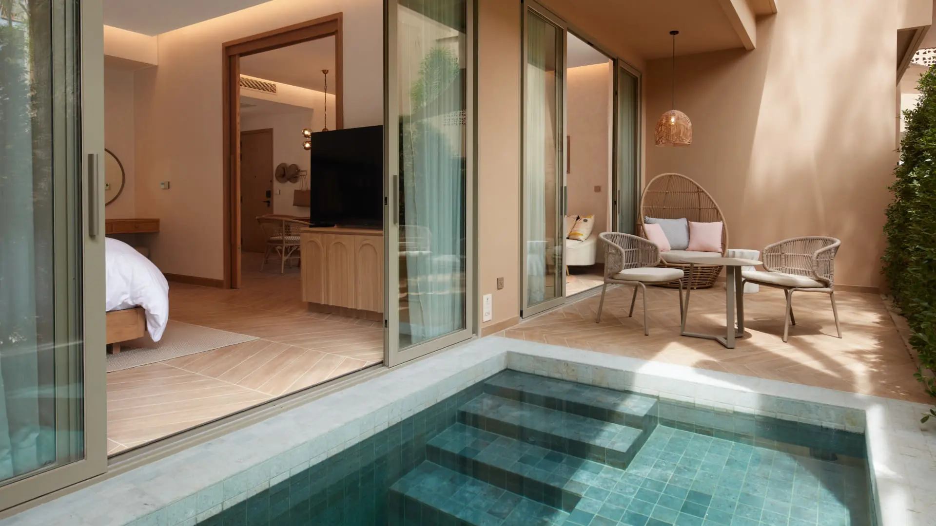 Home Haven Pool Suite