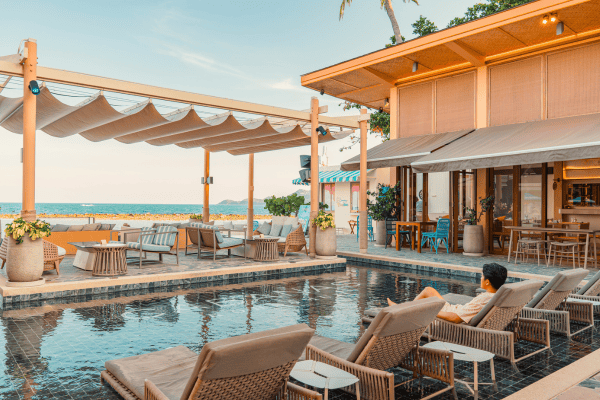 Direct check-in at your reserved beachside seat